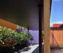 以灯光为媒介，将庭院建成明亮的星空。