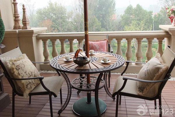 阳台风水禁忌――面对街道