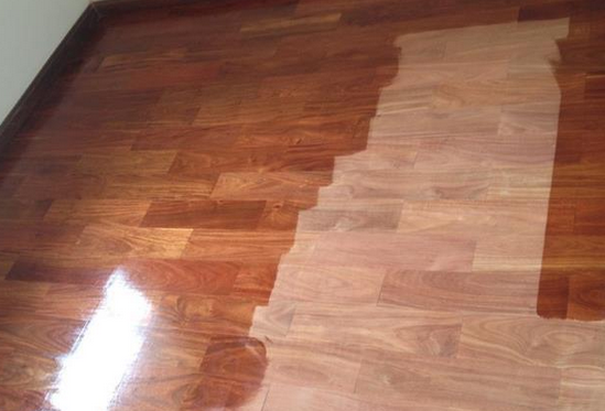 重庆家装设计公司介绍地板泡水的急救方法与铺设的预备